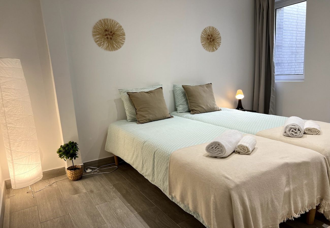 Casa em Costa de Caparica - Suite privada com patio · Suite XL plus patio (T1)
