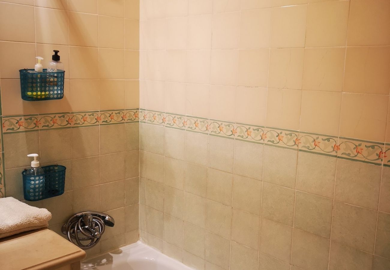 Apartamento em Costa de Caparica - 2ºF COSTA AZUL · CaparicaT2 com vista mar, ideal p
