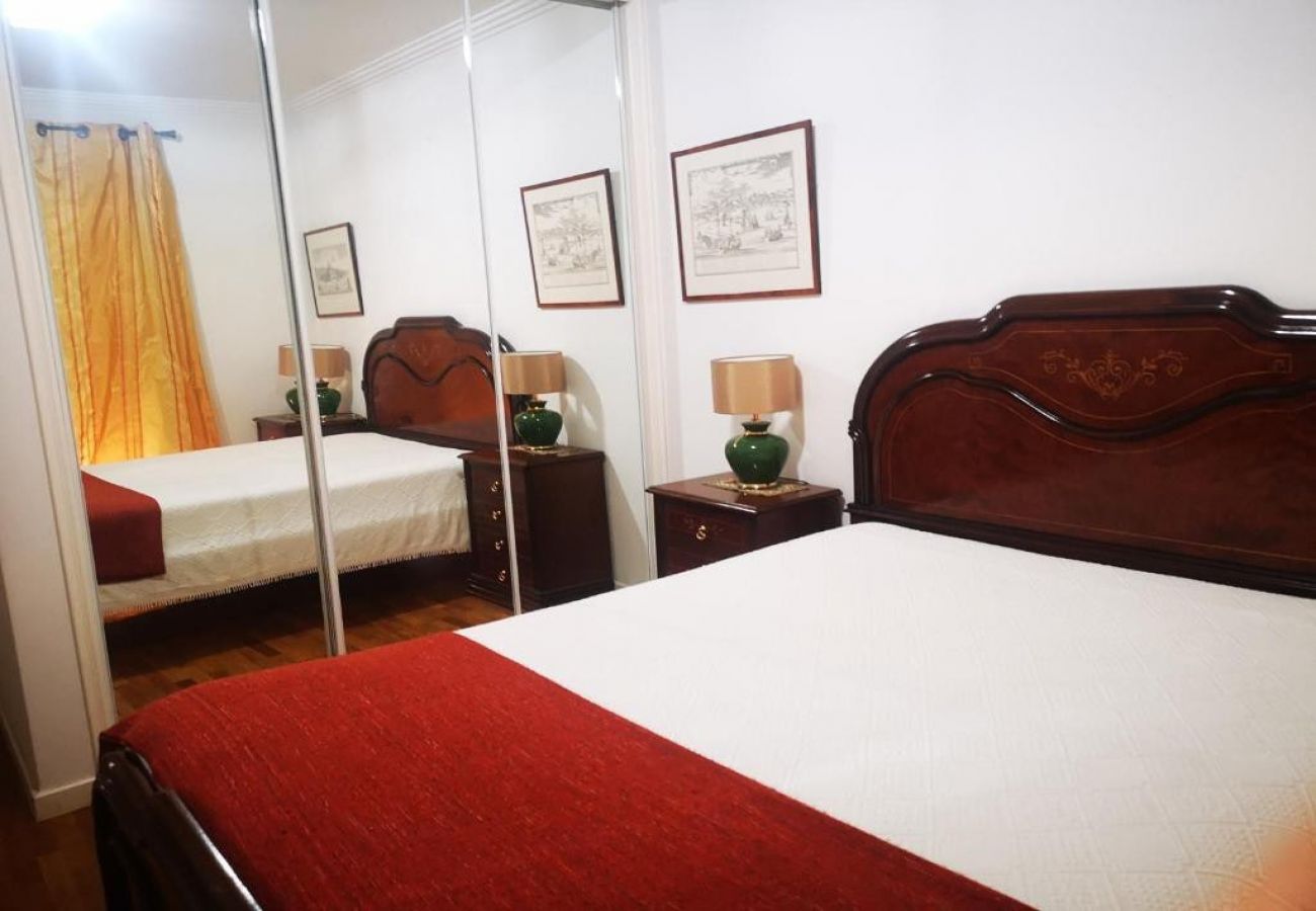 Apartamento em Costa de Caparica - 2ºF COSTA AZUL · CaparicaT2 com vista mar, ideal p