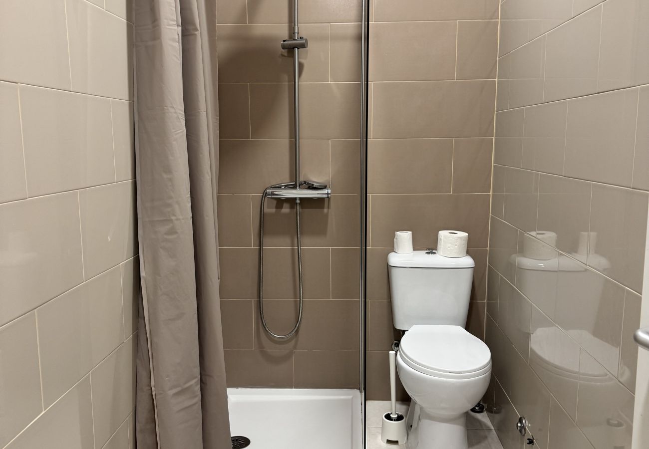 Ferienhaus in Costa de Caparica - Suite privada com patio · Suite XL plus patio (T1)