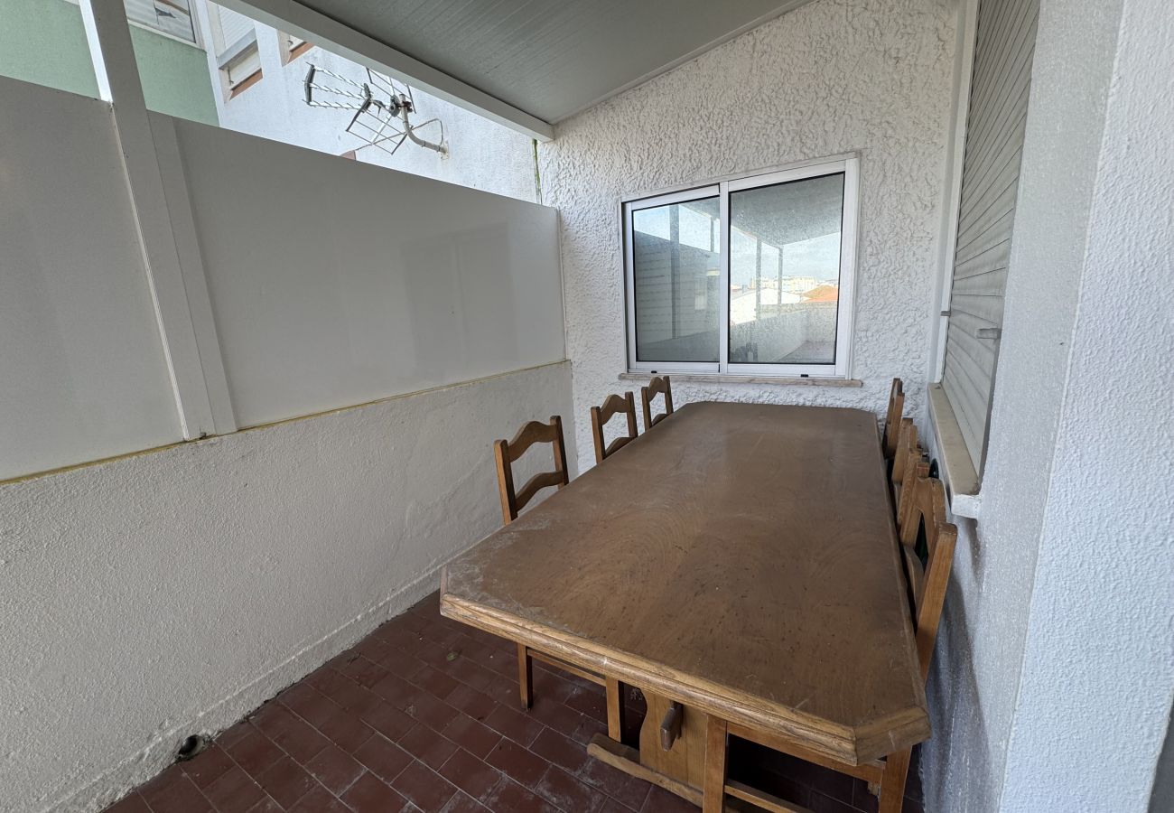 Apartment in Costa de Caparica - Cozy 2 room apartment by the beach