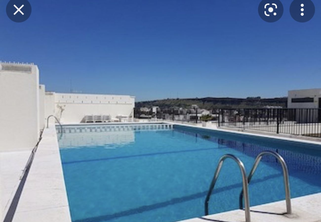 PISCINA COMPARTIDA CON TODOS LOS APARTAMENTOS